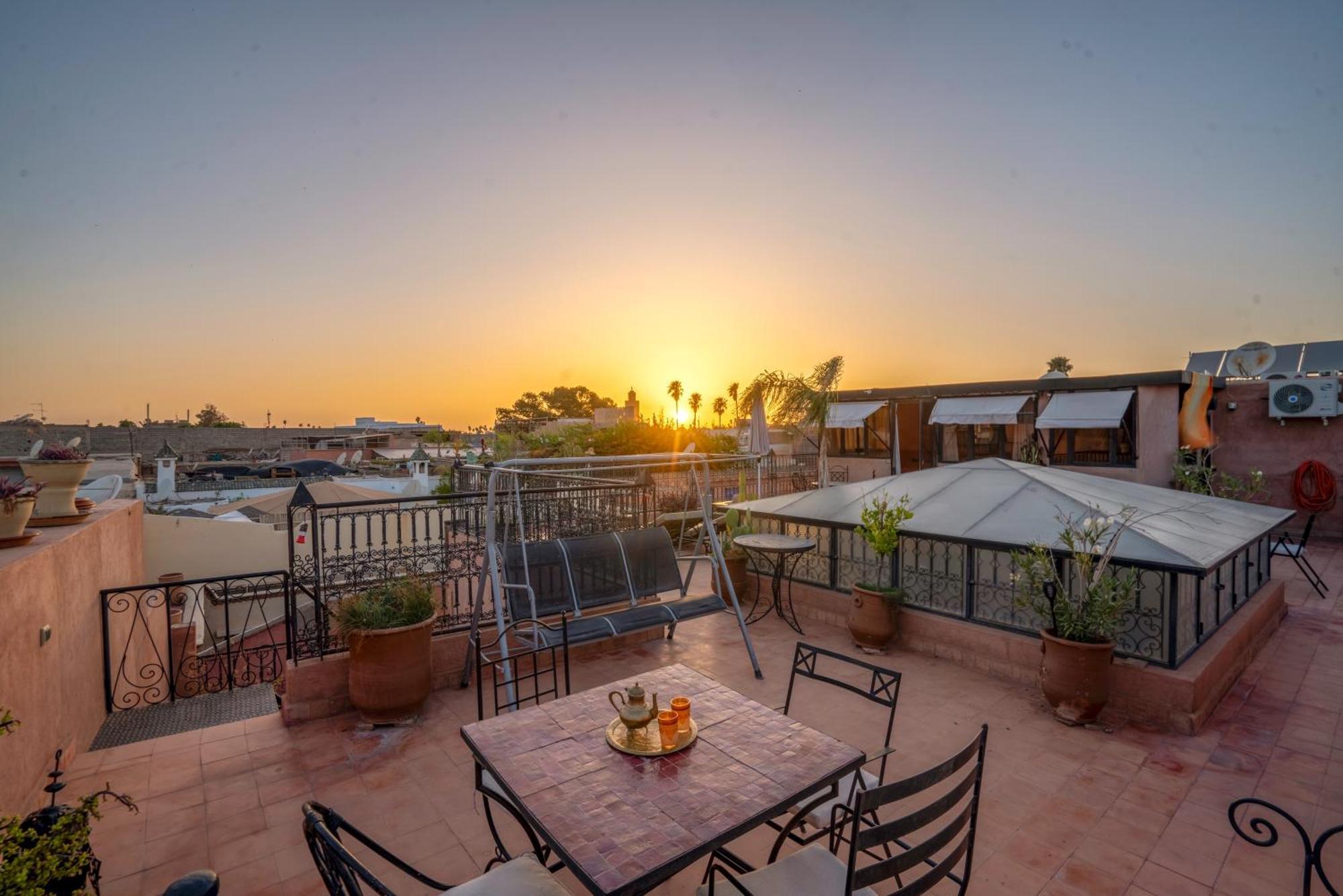 Riad Dar Ennakhla Marrakesh Exteriör bild