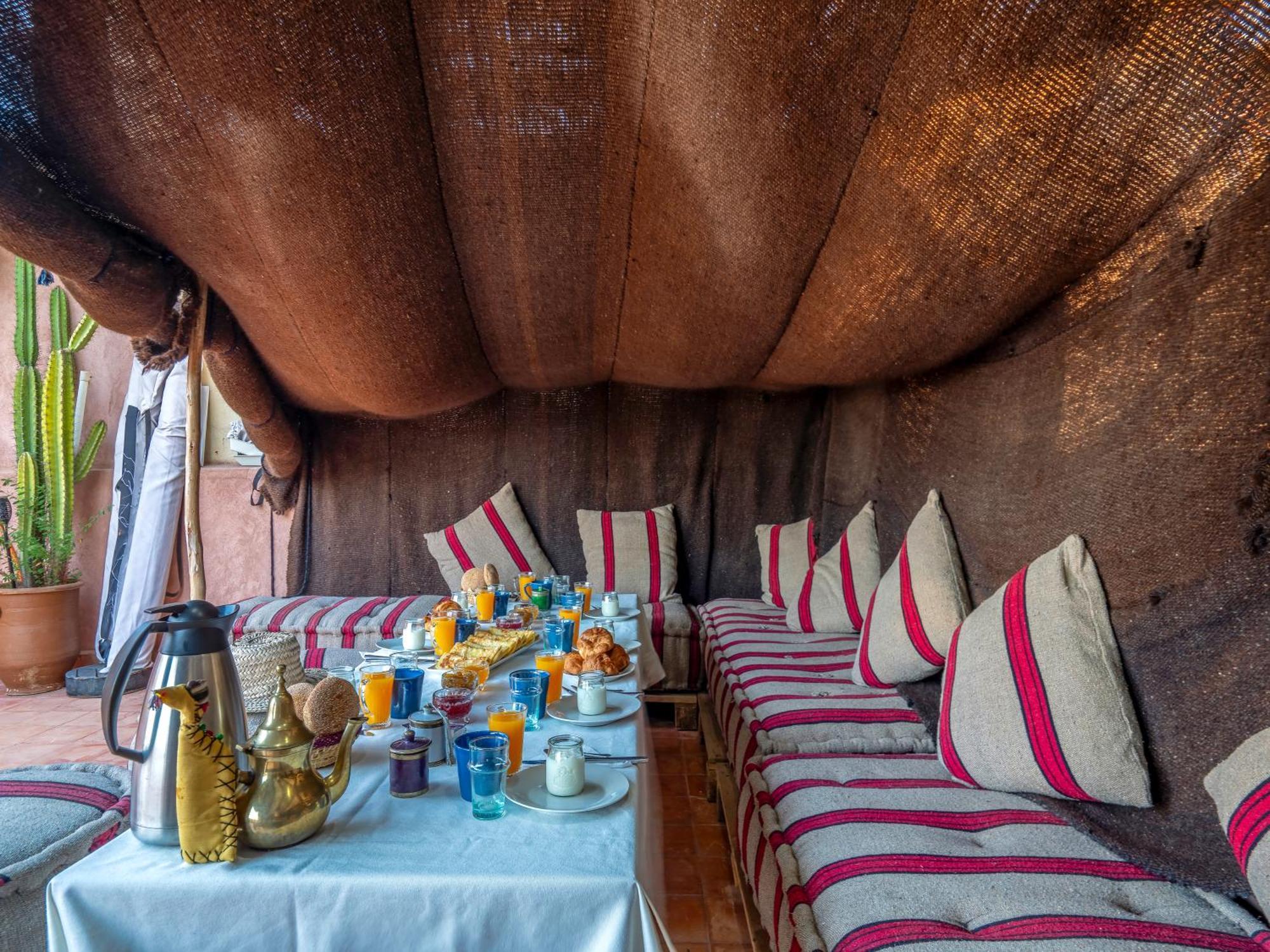 Riad Dar Ennakhla Marrakesh Exteriör bild